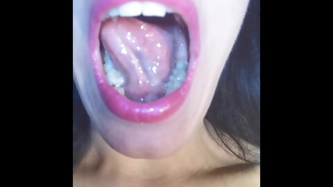 Close Up Grinding and Rubbing Virgin Dripping Creampie Pussy