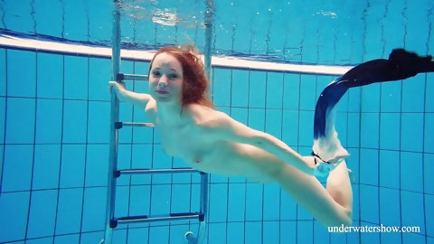Avenna hot naked sexy underwater teen